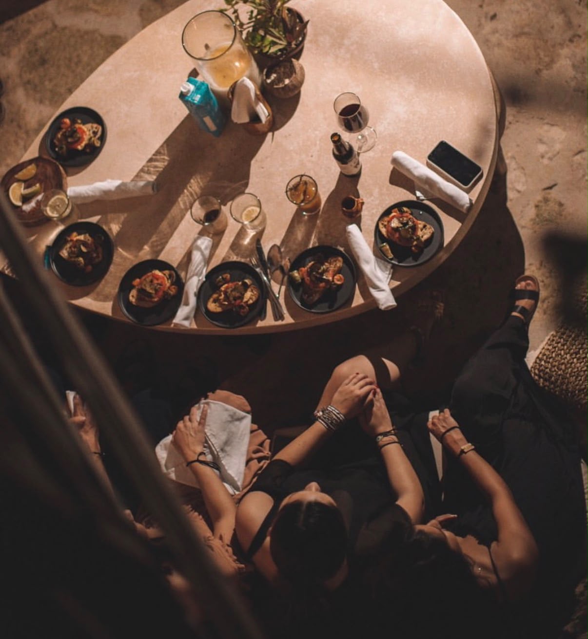 Shared dinner at the Lovergirl retreat