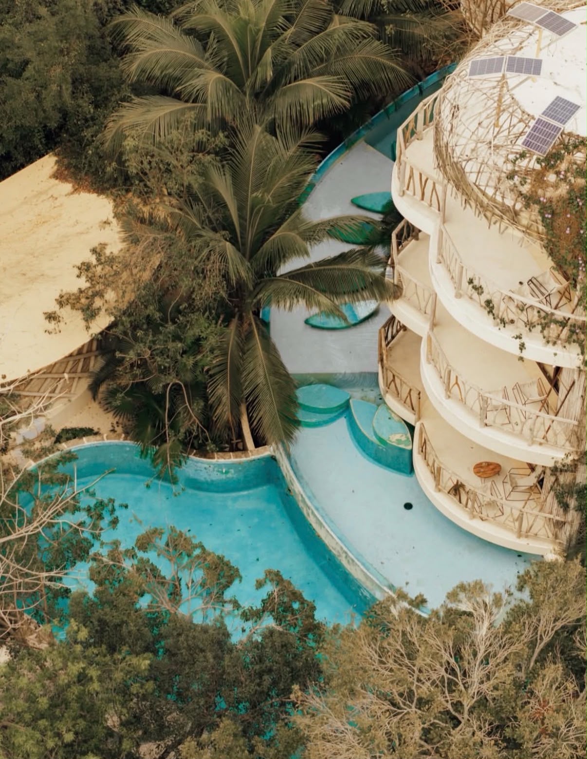 Hotel Kan jungle setting